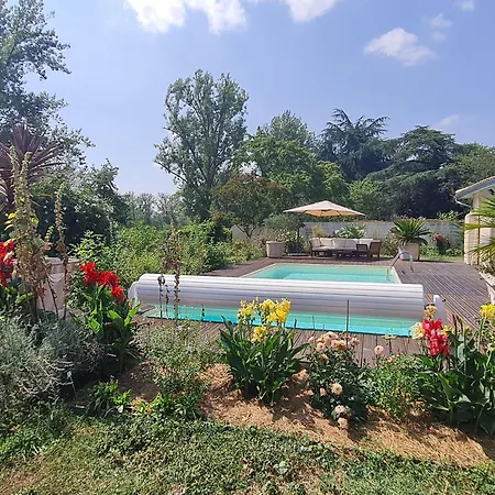 L'oasis Girondine 4 Etoiles בית נופש Izon